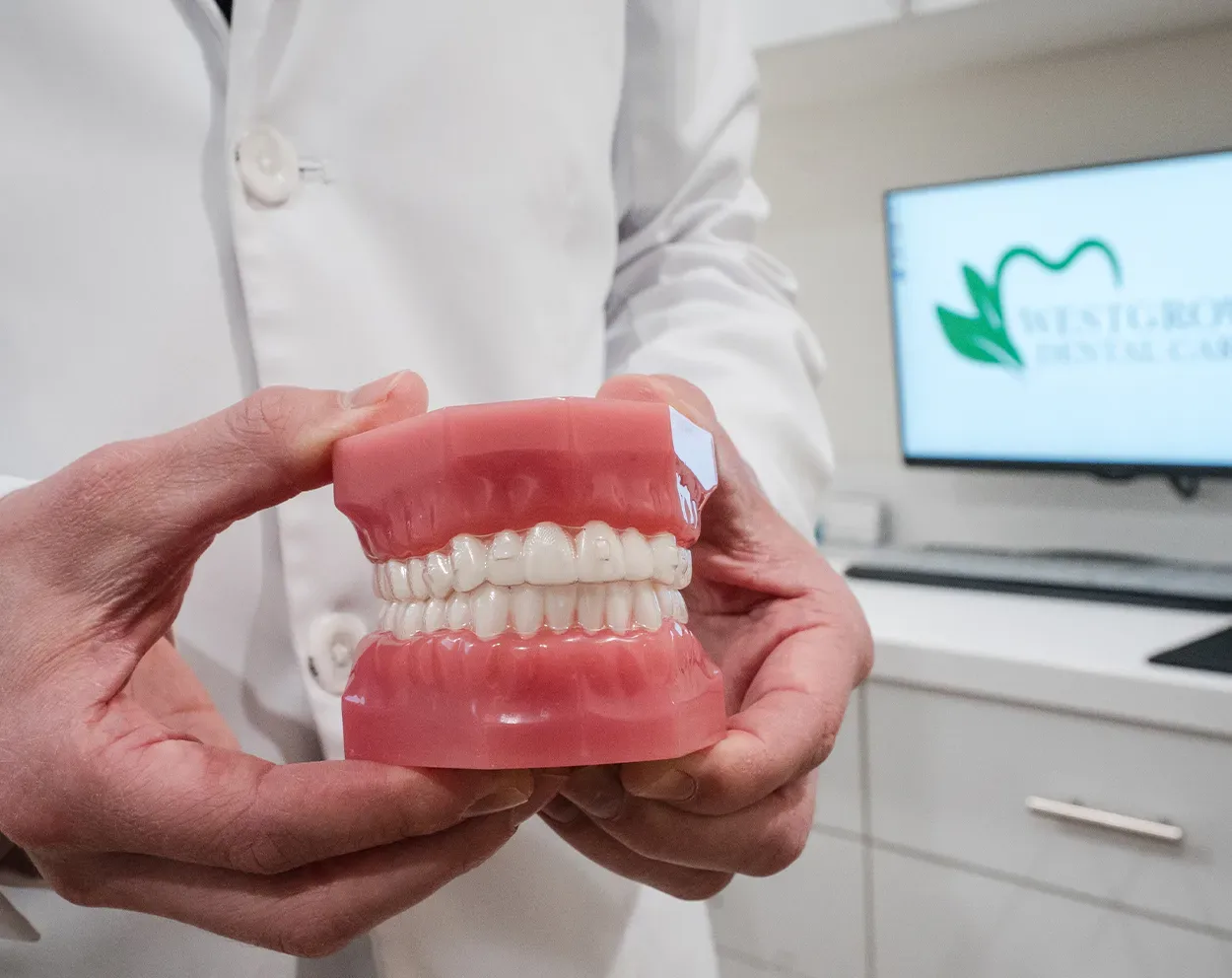 clear aligner therapy vs. traditional braces